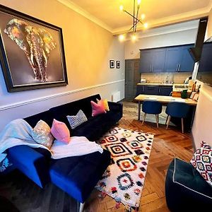 Stunning 1 Bed Apt In West End